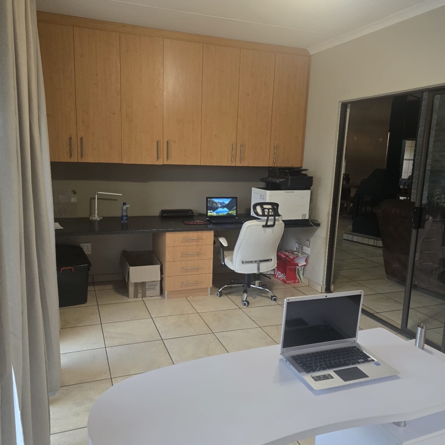 4 Bedroom Property for Sale in Kuruman Northern Cape